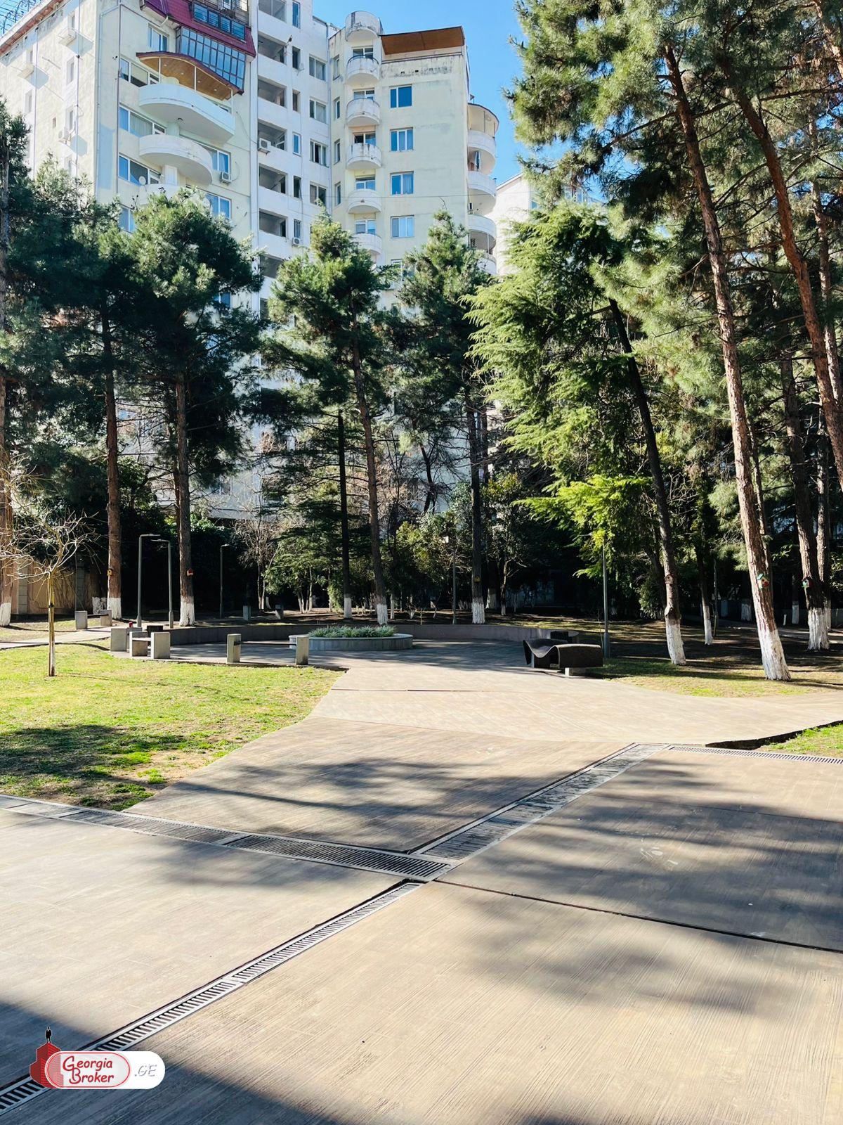 продается квартира с новым ремонтом 3-комнаты